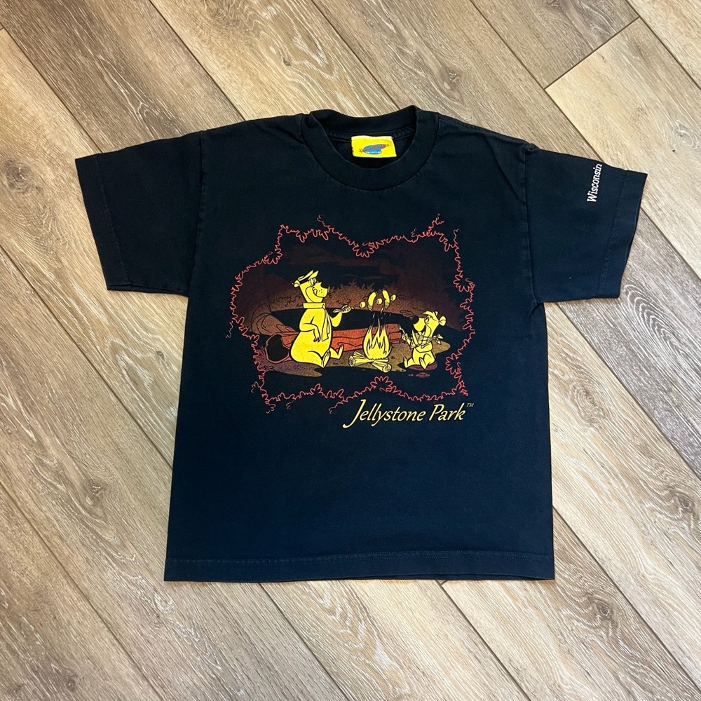 vintage Hanna-Barbera Yogi Bear Jellystone Park campfire t-shirt kids size s